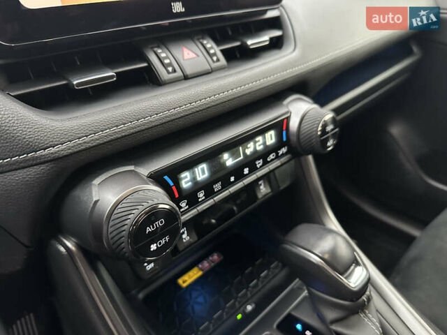 Красный Тойота РАВ 4, объемом двигателя 2.49 л и пробегом 22 тыс. км за 45600 $, фото 40 на Automoto.ua