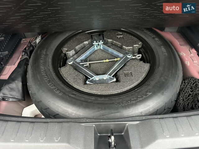 Красный Тойота РАВ 4, объемом двигателя 2.49 л и пробегом 22 тыс. км за 45600 $, фото 52 на Automoto.ua