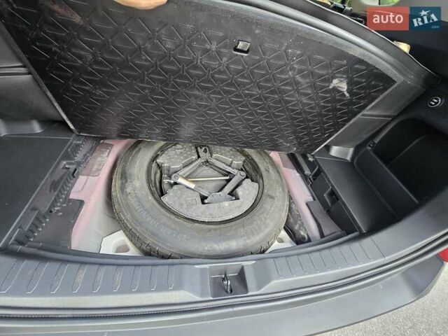 Червоний Тойота РАВ 4, об'ємом двигуна 2.49 л та пробігом 2 тис. км за 34900 $, фото 30 на Automoto.ua