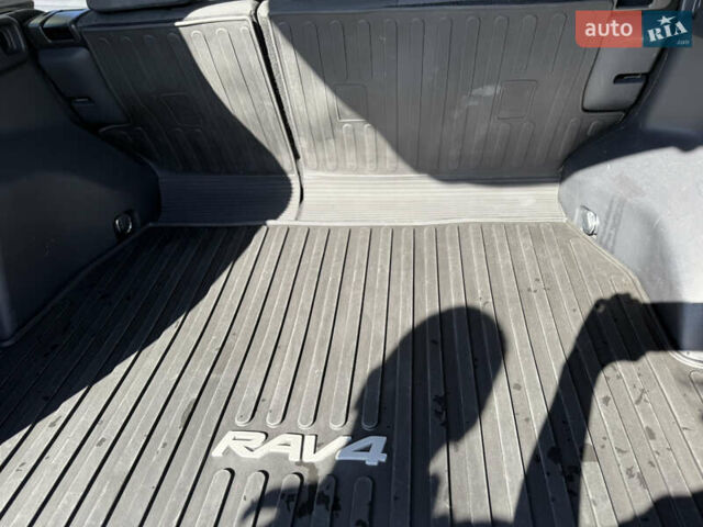 Красный Тойота РАВ 4, объемом двигателя 2.49 л и пробегом 19 тыс. км за 36500 $, фото 27 на Automoto.ua