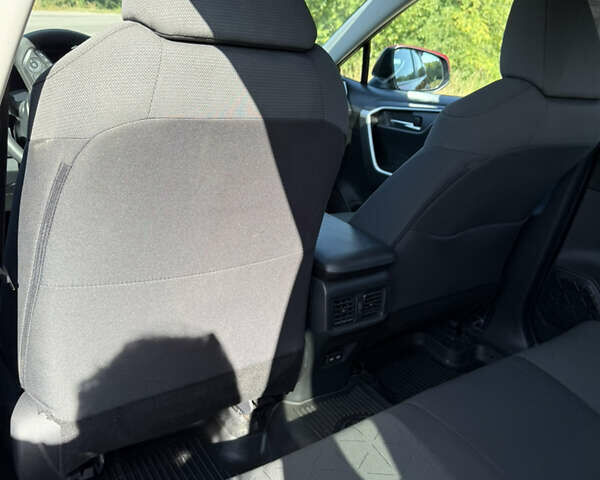 Красный Тойота РАВ 4, объемом двигателя 2.49 л и пробегом 19 тыс. км за 37000 $, фото 24 на Automoto.ua