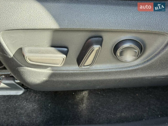 Красный Тойота РАВ 4, объемом двигателя 2.49 л и пробегом 19 тыс. км за 36500 $, фото 50 на Automoto.ua