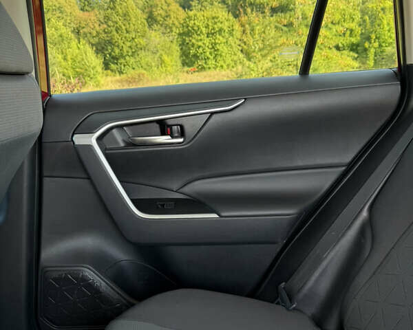 Красный Тойота РАВ 4, объемом двигателя 2.49 л и пробегом 19 тыс. км за 36500 $, фото 31 на Automoto.ua