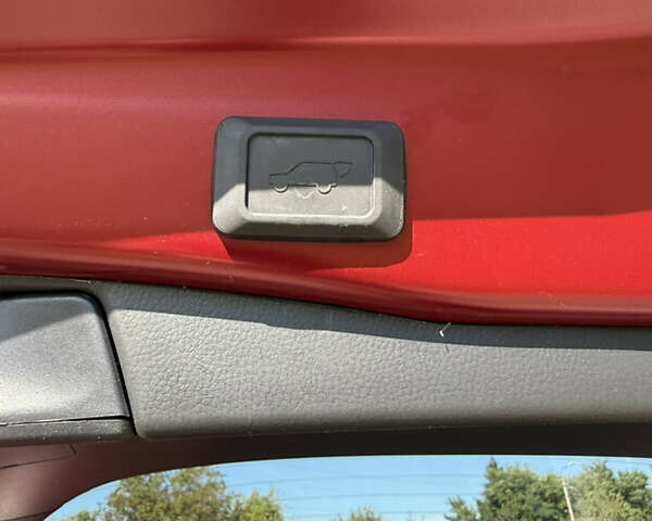 Красный Тойота РАВ 4, объемом двигателя 2.49 л и пробегом 19 тыс. км за 37000 $, фото 23 на Automoto.ua