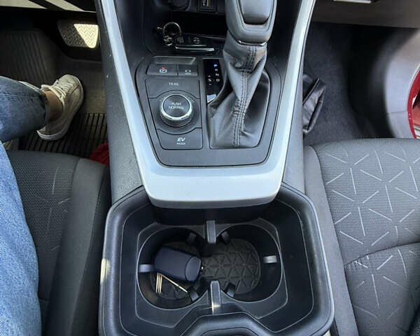 Красный Тойота РАВ 4, объемом двигателя 2.49 л и пробегом 19 тыс. км за 36500 $, фото 52 на Automoto.ua