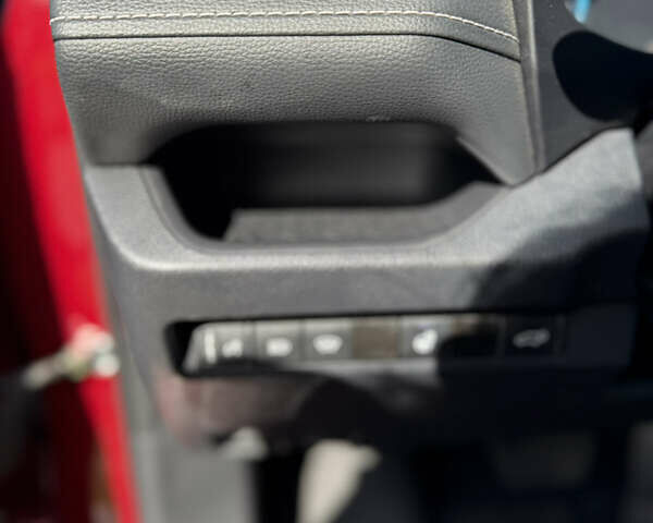 Красный Тойота РАВ 4, объемом двигателя 2.49 л и пробегом 19 тыс. км за 36500 $, фото 34 на Automoto.ua