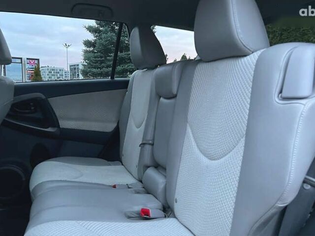 Тойота РАВ 4, об'ємом двигуна 4.25 л та пробігом 136 тис. км за 10700 $, фото 9 на Automoto.ua
