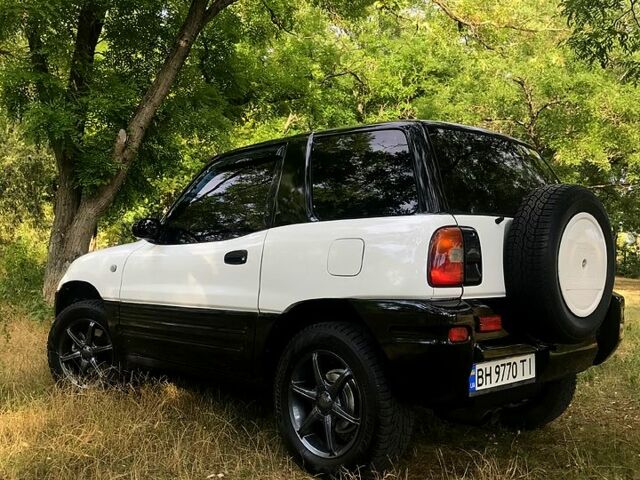 Тойота РАВ 4, объемом двигателя 2 л и пробегом 309 тыс. км за 5600 $, фото 1 на Automoto.ua