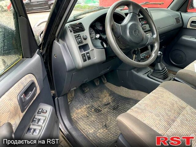 Тойота РАВ 4, объемом двигателя 2 л и пробегом 210 тыс. км за 3800 $, фото 3 на Automoto.ua