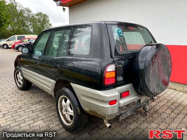 Тойота РАВ 4, объемом двигателя 2 л и пробегом 210 тыс. км за 3800 $, фото 2 на Automoto.ua