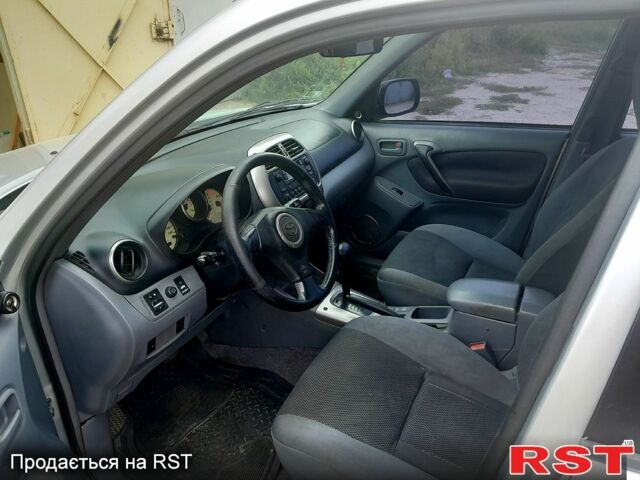 Тойота РАВ 4, объемом двигателя 2 л и пробегом 280 тыс. км за 5000 $, фото 2 на Automoto.ua