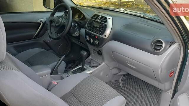 Тойота РАВ 4, объемом двигателя 2 л и пробегом 182 тыс. км за 6900 $, фото 5 на Automoto.ua