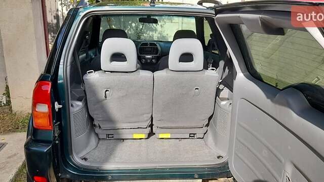 Тойота РАВ 4, объемом двигателя 2 л и пробегом 182 тыс. км за 6900 $, фото 3 на Automoto.ua