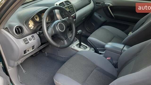 Тойота РАВ 4, объемом двигателя 2 л и пробегом 182 тыс. км за 6900 $, фото 1 на Automoto.ua