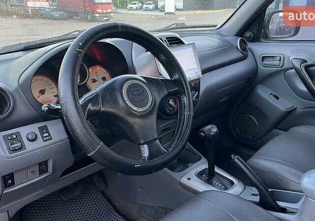 Тойота РАВ 4, объемом двигателя 2 л и пробегом 262 тыс. км за 6700 $, фото 8 на Automoto.ua