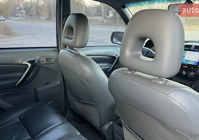 Тойота РАВ 4, объемом двигателя 2 л и пробегом 262 тыс. км за 6700 $, фото 11 на Automoto.ua