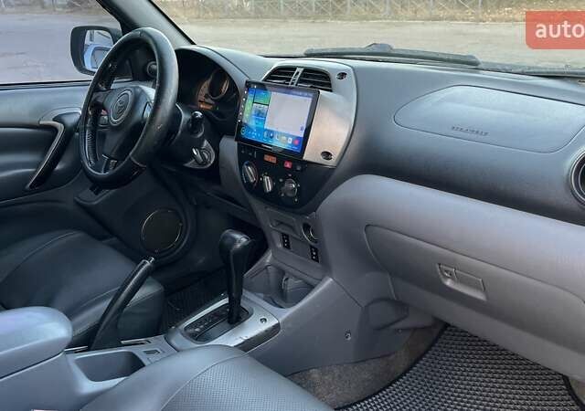 Тойота РАВ 4, объемом двигателя 2 л и пробегом 262 тыс. км за 6700 $, фото 9 на Automoto.ua