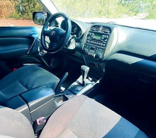 Тойота РАВ 4, объемом двигателя 2 л и пробегом 270 тыс. км за 7000 $, фото 2 на Automoto.ua