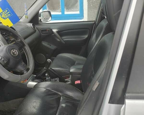 Тойота РАВ 4, объемом двигателя 2 л и пробегом 309 тыс. км за 7200 $, фото 4 на Automoto.ua