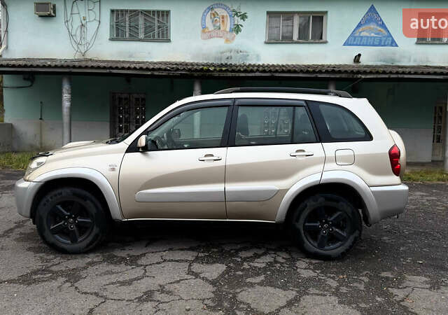 Тойота РАВ 4, объемом двигателя 2 л и пробегом 219 тыс. км за 7500 $, фото 1 на Automoto.ua