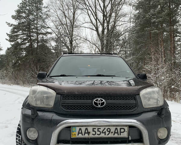 Тойота РАВ 4, объемом двигателя 2 л и пробегом 240 тыс. км за 8100 $, фото 2 на Automoto.ua