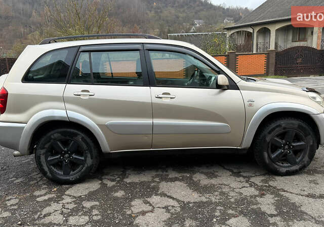 Тойота РАВ 4, объемом двигателя 2 л и пробегом 219 тыс. км за 7500 $, фото 6 на Automoto.ua