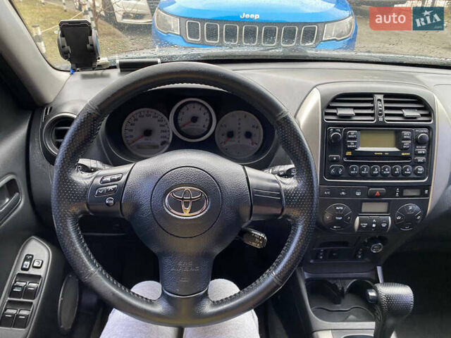 Тойота РАВ 4, объемом двигателя 2 л и пробегом 240 тыс. км за 8100 $, фото 6 на Automoto.ua