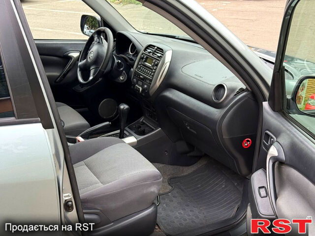 Тойота РАВ 4, об'ємом двигуна 2 л та пробігом 390 тис. км за 5300 $, фото 7 на Automoto.ua