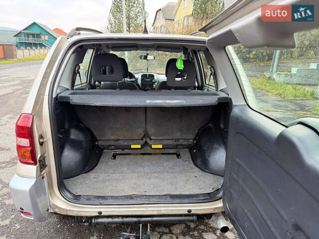 Тойота РАВ 4, объемом двигателя 2 л и пробегом 219 тыс. км за 7500 $, фото 4 на Automoto.ua