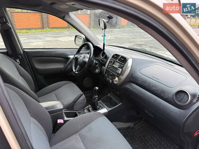 Тойота РАВ 4, объемом двигателя 2 л и пробегом 219 тыс. км за 7500 $, фото 9 на Automoto.ua