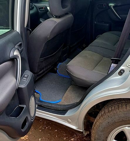 Тойота РАВ 4, объемом двигателя 20 л и пробегом 122 тыс. км за 7500 $, фото 8 на Automoto.ua