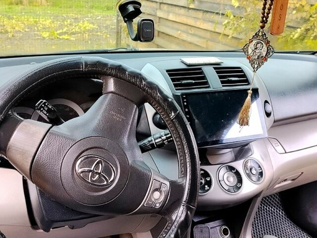 Тойота РАВ 4, объемом двигателя 2.4 л и пробегом 280 тыс. км за 7100 $, фото 3 на Automoto.ua