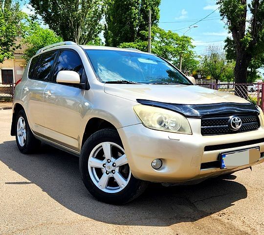 Тойота РАВ 4, объемом двигателя 2 л и пробегом 220 тыс. км за 8400 $, фото 5 на Automoto.ua