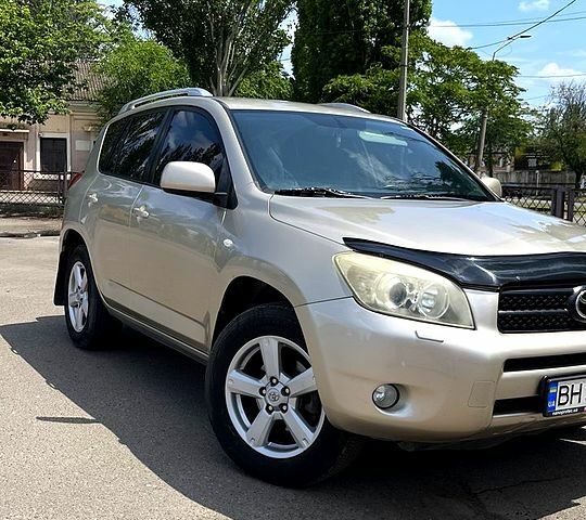 Тойота РАВ 4, объемом двигателя 2 л и пробегом 220 тыс. км за 8400 $, фото 2 на Automoto.ua