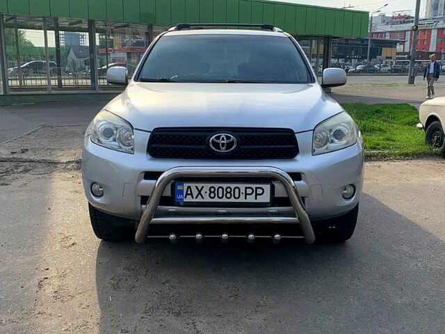 Тойота РАВ 4, объемом двигателя 2 л и пробегом 148 тыс. км за 11000 $, фото 2 на Automoto.ua