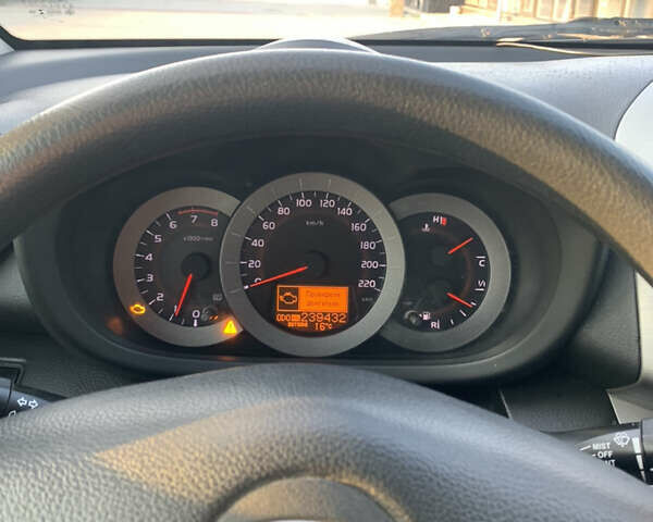 Тойота РАВ 4, объемом двигателя 2 л и пробегом 239 тыс. км за 8650 $, фото 15 на Automoto.ua