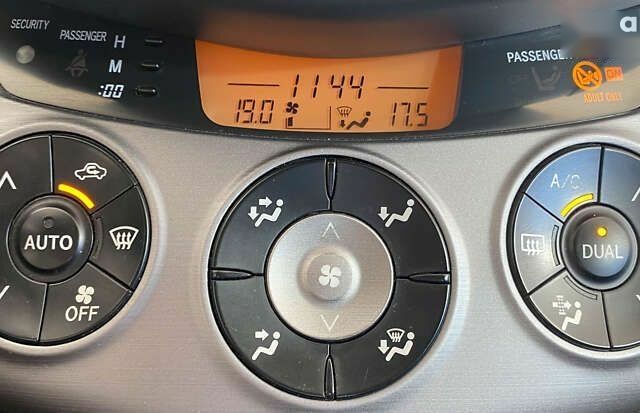 Тойота РАВ 4, объемом двигателя 2.2 л и пробегом 156 тыс. км за 9650 $, фото 14 на Automoto.ua