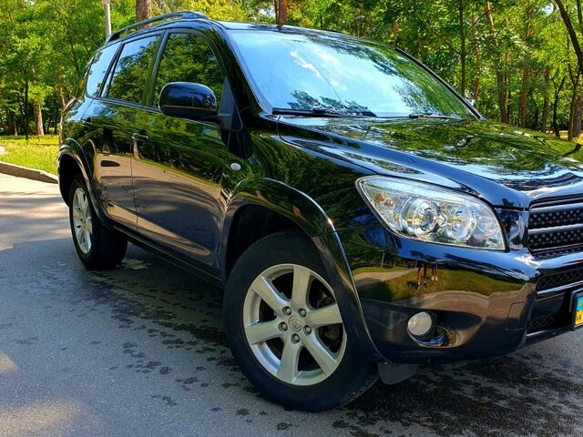 Тойота РАВ 4, объемом двигателя 2.4 л и пробегом 234 тыс. км за 9000 $, фото 1 на Automoto.ua