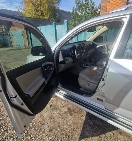 Тойота РАВ 4, объемом двигателя 2.4 л и пробегом 173 тыс. км за 11000 $, фото 9 на Automoto.ua