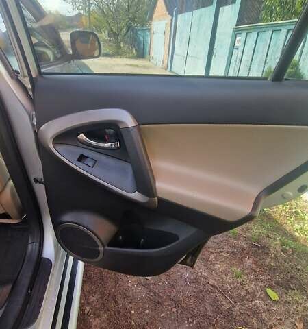 Тойота РАВ 4, объемом двигателя 2.4 л и пробегом 173 тыс. км за 11000 $, фото 15 на Automoto.ua