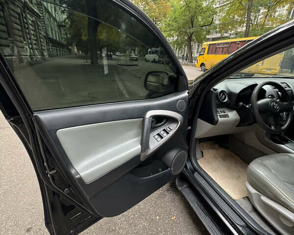 Тойота РАВ 4, объемом двигателя 2.4 л и пробегом 212 тыс. км за 9200 $, фото 6 на Automoto.ua