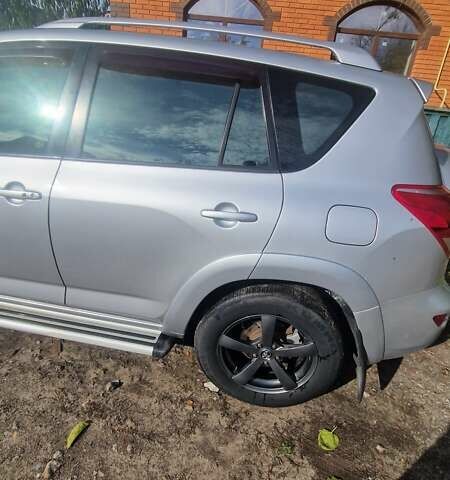 Тойота РАВ 4, объемом двигателя 2.4 л и пробегом 173 тыс. км за 11000 $, фото 6 на Automoto.ua