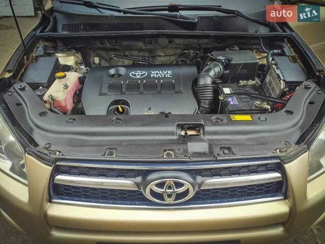 Тойота РАВ 4, об'ємом двигуна 2 л та пробігом 242 тис. км за 10990 $, фото 9 на Automoto.ua