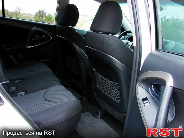 Тойота РАВ 4, объемом двигателя 2 л и пробегом 156 тыс. км за 11500 $, фото 11 на Automoto.ua