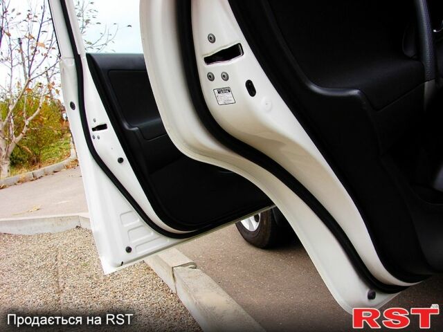 Тойота РАВ 4, объемом двигателя 2 л и пробегом 156 тыс. км за 11500 $, фото 13 на Automoto.ua