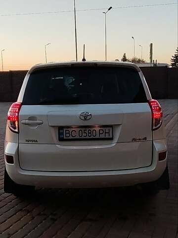 Тойота РАВ 4, об'ємом двигуна 1.99 л та пробігом 165 тис. км за 12999 $, фото 3 на Automoto.ua
