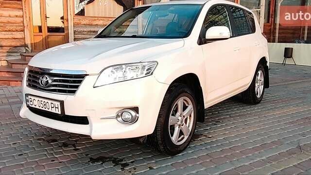 Тойота РАВ 4, об'ємом двигуна 1.99 л та пробігом 165 тис. км за 12999 $, фото 1 на Automoto.ua