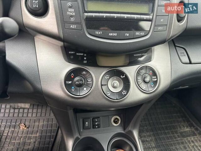 Тойота РАВ 4, объемом двигателя 2.2 л и пробегом 340 тыс. км за 12500 $, фото 6 на Automoto.ua