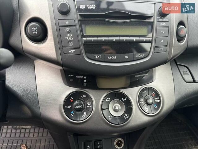 Тойота РАВ 4, объемом двигателя 2.2 л и пробегом 340 тыс. км за 12500 $, фото 7 на Automoto.ua