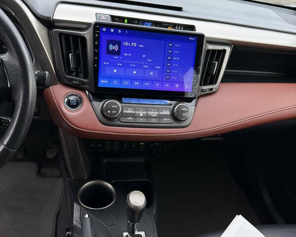 Тойота РАВ 4 2013 у Львові на Automoto.ua Тойота РАВ 4, об'ємом двигуна 2.2 л та пробігом 250 тис. км за 16300 $, фото 6 на Automoto.ua